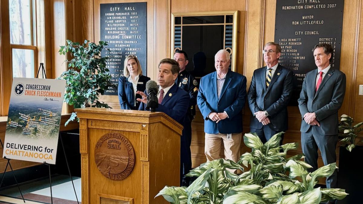 Rep. Chuck Fleischmann and Chattanooga Mayor Tim Kelly host a press conference to highlight federal funds brought to Chattanooga by Congressman Fleischmann to invest in public safety and infrastructure.