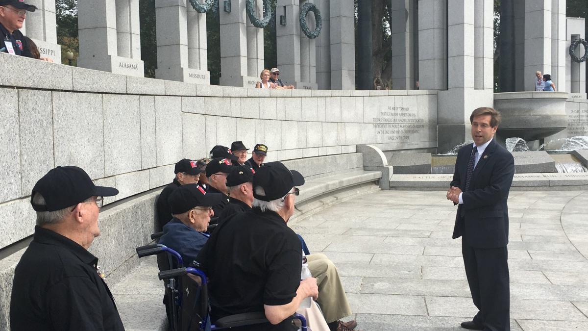 Fleischmann with WWII veterans at WWII Memorial