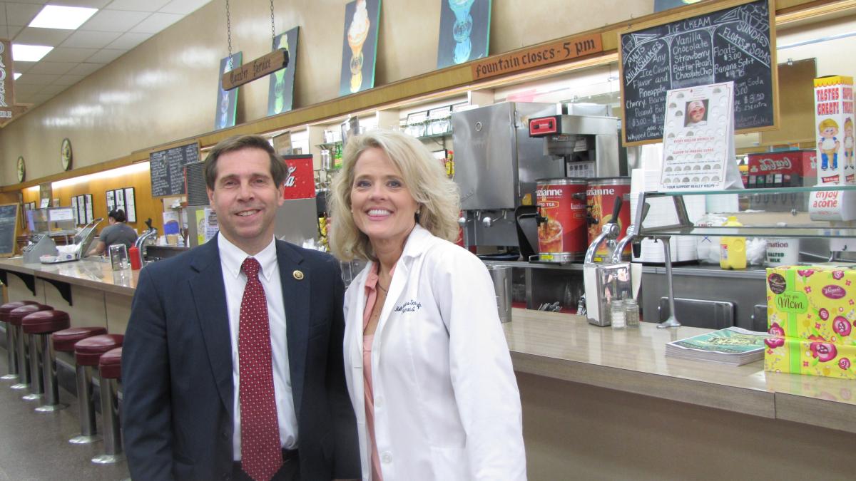 Fleischmann Visits Clinton Pharmacy